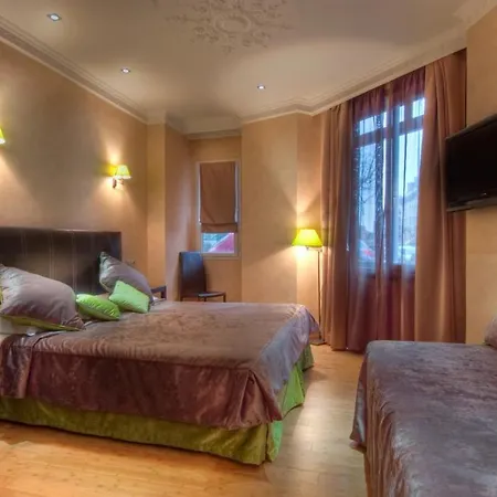 Claude Bernard Saint-germain 3* Paris