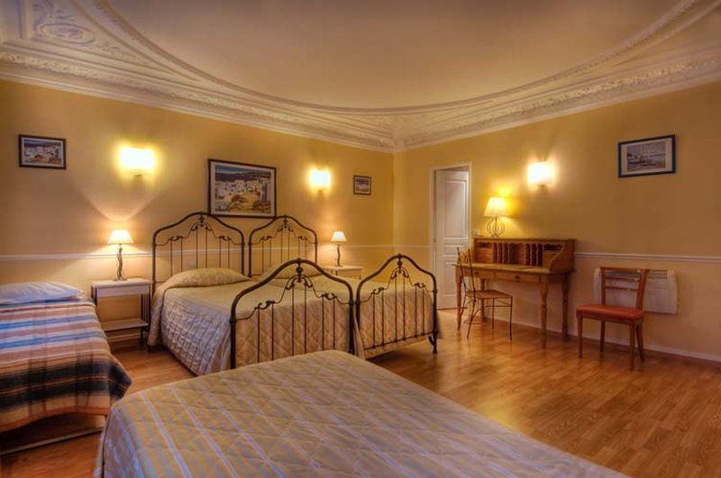 Claude Bernard Saint-germain Hotel 3*