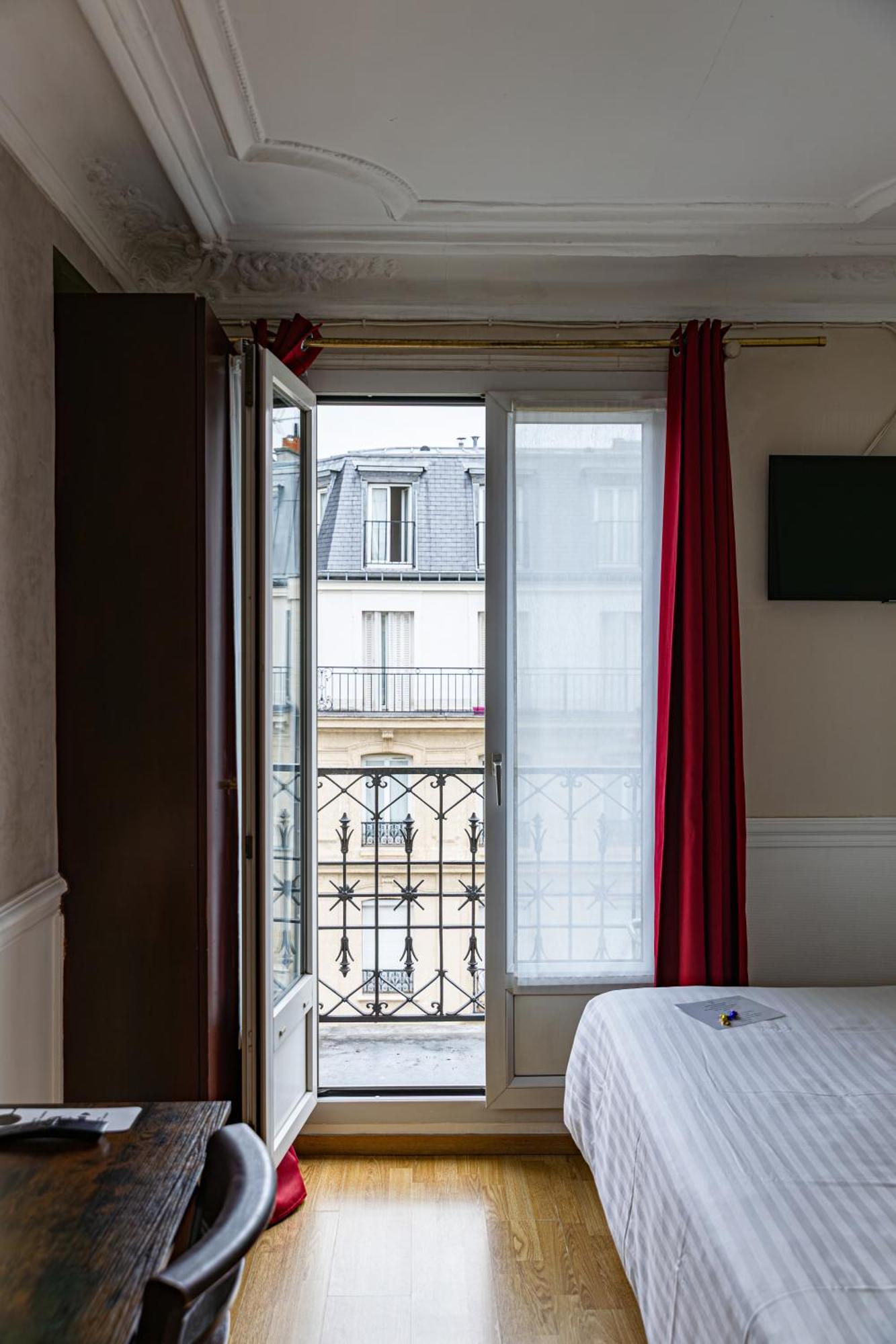 Claude Bernard Saint-germain Hotel 3*