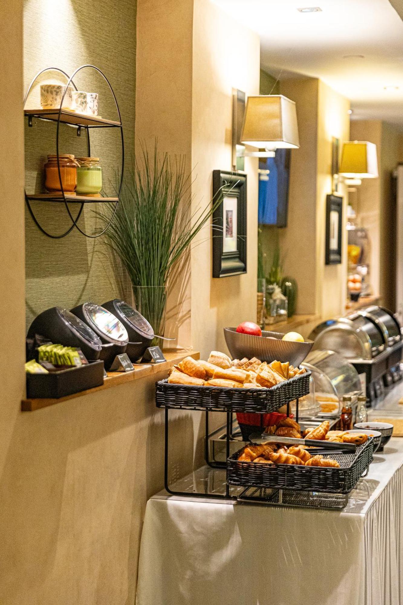 Claude Bernard Saint-germain Hotel 3*